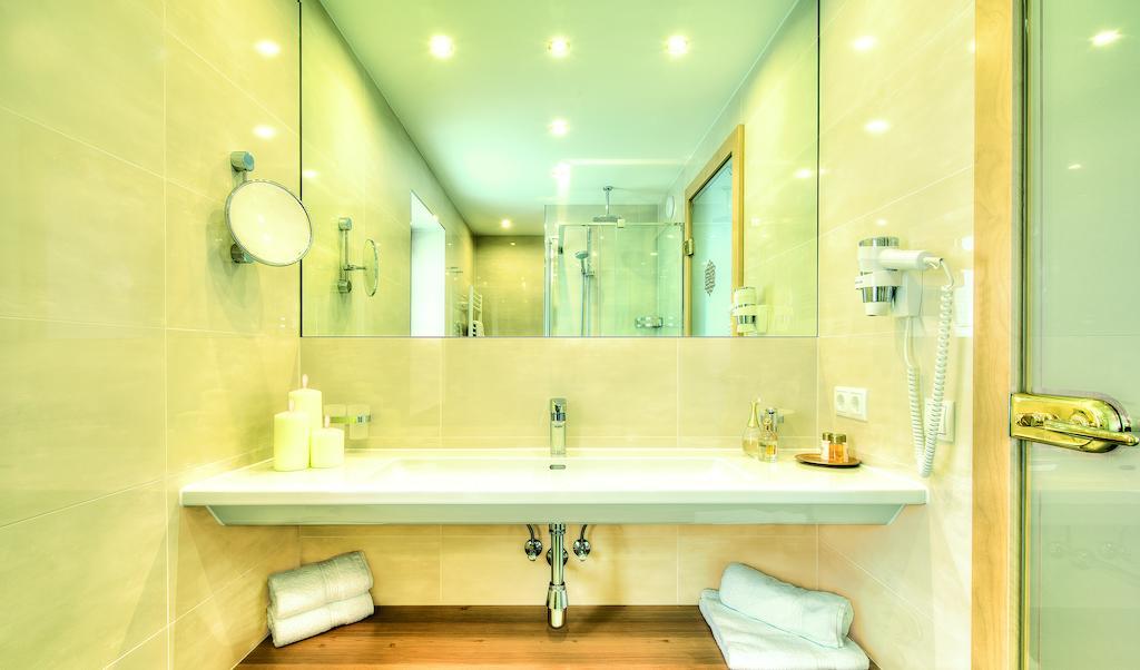 Hotel Garni Urezza Ischgl Room photo