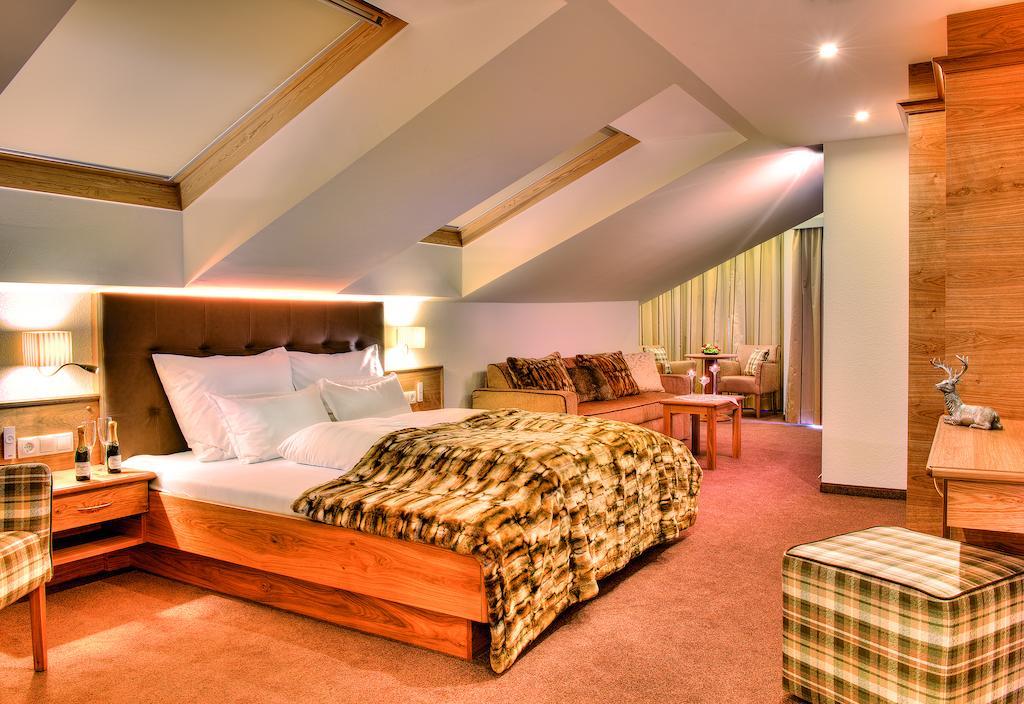 Hotel Garni Urezza Ischgl Room photo