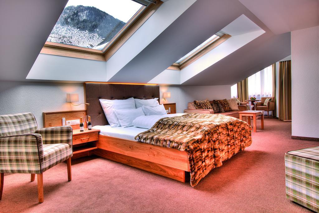 Hotel Garni Urezza Ischgl Room photo
