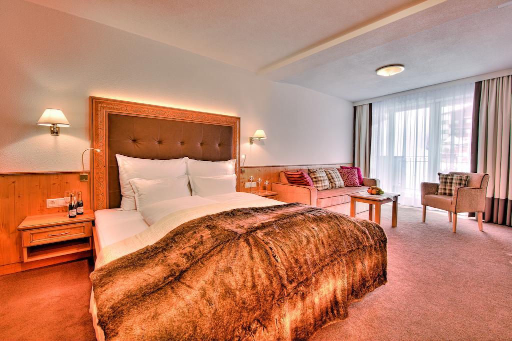 Hotel Garni Urezza Ischgl Exterior photo