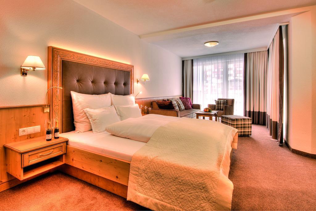 Hotel Garni Urezza Ischgl Room photo