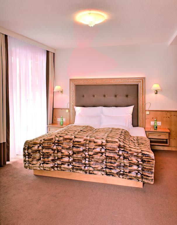 Hotel Garni Urezza Ischgl Exterior photo